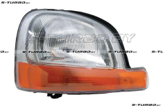 Передняя фара (правая) с желтым поворотом