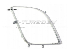 Рамка противотуманной фары (правая) хром