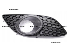 Решетка в бампер (правая) с отв. под противотуманку