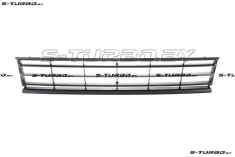 Решетка в бампер (центральная) с черным молдингом
