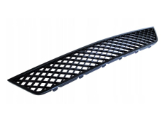 Решетка в бампер (центральная)