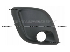 Решетка в бампер (правая) c отв. под противотуманку, без отв. под фару дневного света