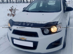 Дефлектор капота