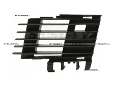 Решетка в бампер (левая) c отв. под противотуманку