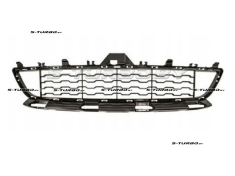 Решетка в бампер (центральная)