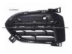 Решетка в бампер (левая) с отв. под парктроник