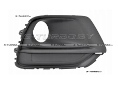 Решетка в бампер (правая) c отв. под противотуманку