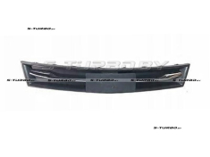 Решетка в бампер (центральная) верхняя