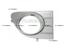 Решетка в бампер (правая) грунтованная, с отв. под противотуманку