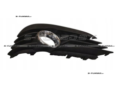 Решетка в бампер (правая) c отв. под противотуманку, с хром. рамкой, для версий gts / sport