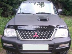 Дефлектор капота