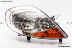 Передняя фара (правая) с желтым поворотом