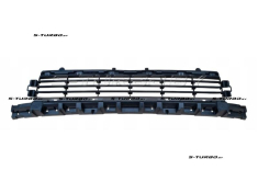 Решетка в бампер (центральная)