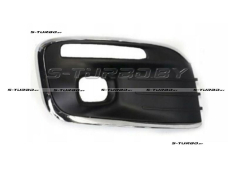 Решетка в бампер (правая) с отв. под противотуманку, с отв. для фары дневного света