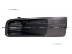 Решетка в бампер (правая) без отв. под противотуманку