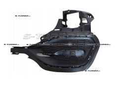 Решетка в бампер (правая) с отв. под парктроник