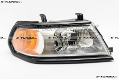 Передняя фара (правая) черная рамка / светлая внутри