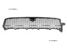 Решетка в бампер (центральная) с отв. под камеру