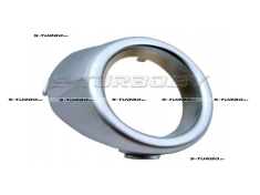 Рамка противотуманной фары (правая) серебряная