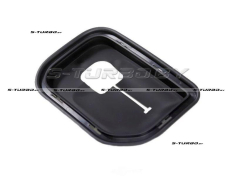 Решетка в бампер (правая) с отв. под буксировочный крюк