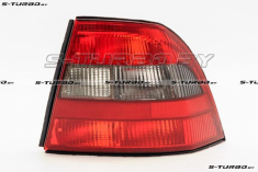 Задний фонарь (правый) с тонированным поворотом