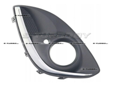 Решетка в бампер (правая) с отв. под противотуманку, с хром. накладкой