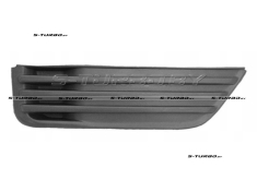 Решетка в бампер (правая) без отв. под противотуманку