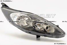 Передняя фара (правая) темная