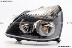 Передняя фара (левая) темная