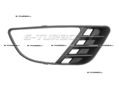 Решетка в бампер (правая) с отв. под противотуманку