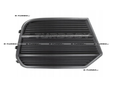 Решетка в бампер (правая) без отв. под парктроник