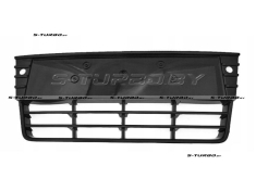 Решетка в бампер (центральная) глянцевая, с отв. под парктроники