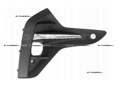 Решетка в бампер (правая) с отв. под парктроник, с отв. под противотуманку