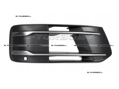 Решетка в бампер (правая) с отв. под парктроник