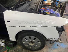 Крыло переднее (правое) стеклопластик