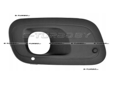 Решетка в бампер (правая) с отв. под противотуманку