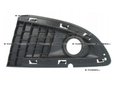 Решетка в бампер (левая) с отв. под противотуманку