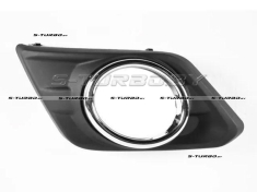 Решетка в бампер (правая) с отв. под противотуманку, с хром. накладкой