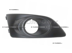 Решетка в бампер (правая) с отв. под противотуманку