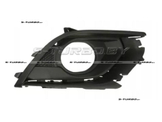 Решетка в бампер (правая) с отв. под противотуманку, без накладки
