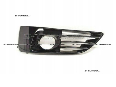 Решетка в бампер (правая) с отв. под противотуманку