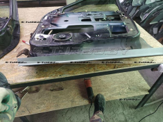 Дверь передняя либо задняя (левая=правая) нижняя внутренняя часть, ремкомплект