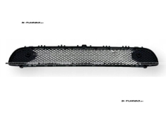 Решетка в бампер (центральная) с отв. под парктроники