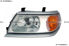 Передняя фара (левая) хром рамка / светлая внутри