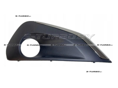 Решетка в бампер (правая) c отв. под противотуманку, с черной накладкой