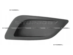 Решетка в бампер (правая) без отв. под противотуманку