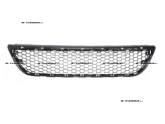 Решетка в бампер (центральная)