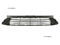 Решетка в бампер (центральная) закрытая, без отв. под парктроники