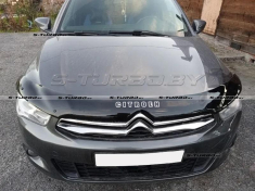 Дефлектор капота