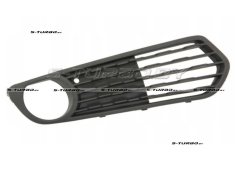 Решетка в бампер (правая) с отв. под противотуманку